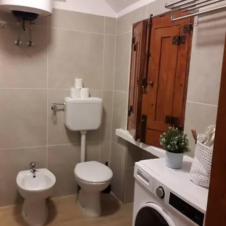 Near The Sea Via Cattaro Bari